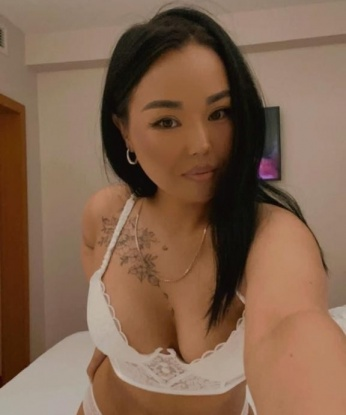 Огненная красотка с шикарной фигурой приглашает в гости на море страсти и удовольствия. Готова исполнить все твои тайные желания и фантазии. Звони, не стесняйся! 1889, 24 года