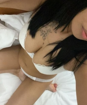 Огненная красотка с шикарной фигурой приглашает в гости на море страсти и удовольствия. Готова исполнить все твои тайные желания и фантазии. Звони, не стесняйся! 1889, 24 года