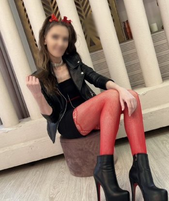 Опытная леди с шикарной внешностью и неистовым желанием приглашает встретиться для незабываемого отдыха. Доверь мне свои сокровенные желания, и я сделаю все возможное, чтобы они сбылись. Только для ценителей качественного отдыха! 2232, 32 года