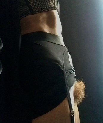 🌹 Мои услуги наполнены страстью и сексуальностью, и я буду рада подарить тебе незабываемое время 😉🔥 У меня есть отличные отзывы от довольных клиентов, которые оценили мои навыки и чуткость 😍✨ На фото ты можешь увидеть мои прекрасные формы и сексуальную раскованность. Я живу в Москве, и могу пригласить тебя к себе, чтобы мы раскрыли друг друга полностью 🌆💫 Жду твоего звонка, чтобы сделать наши фантазии реальностью 💞💦 7899, 30 лет